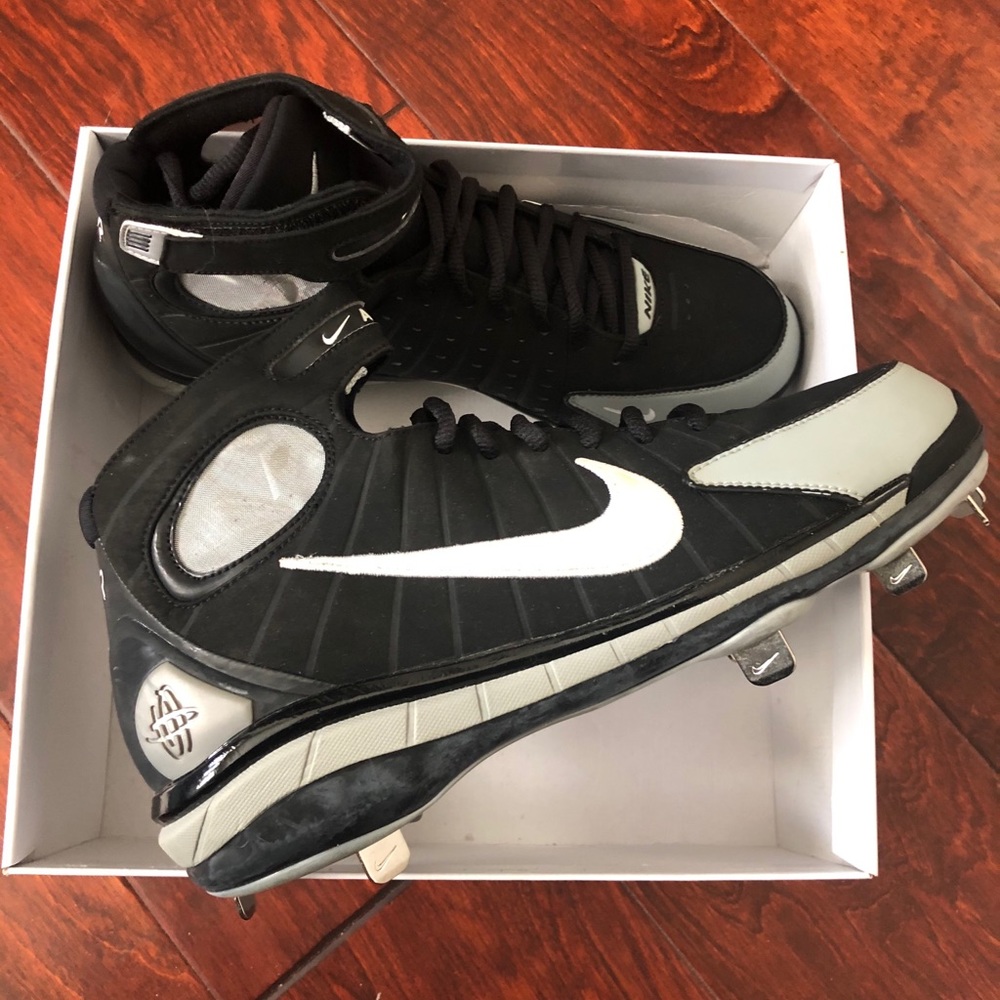 Brand new Nike 2k4 football shoe